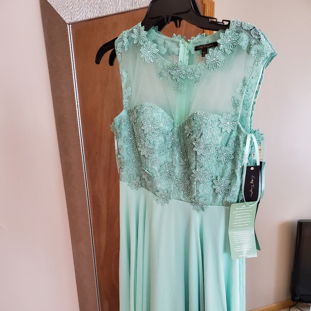 Brand new prom dress